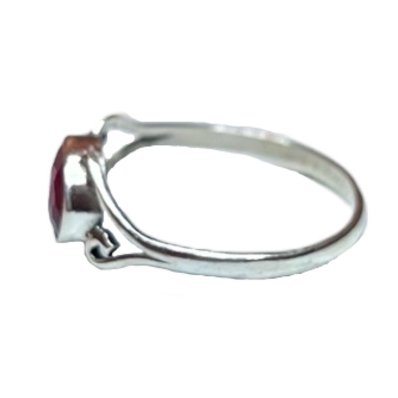 Elegant Sterling Silver Genuine Ruby Gemstone Ring Size 7.5 - Picture 6 of 9